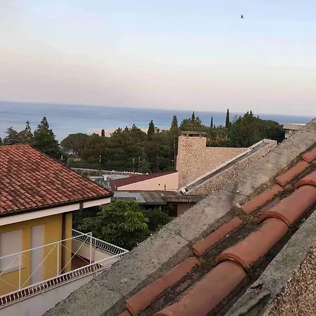 Casa Vacanze In Zona Residenziale Ferienhaus
